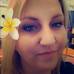 Meet your Posher, Cari